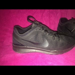 Nike Shoes - Black Nike running shoes!! Nike Shoes - Black Nike running shoes!!